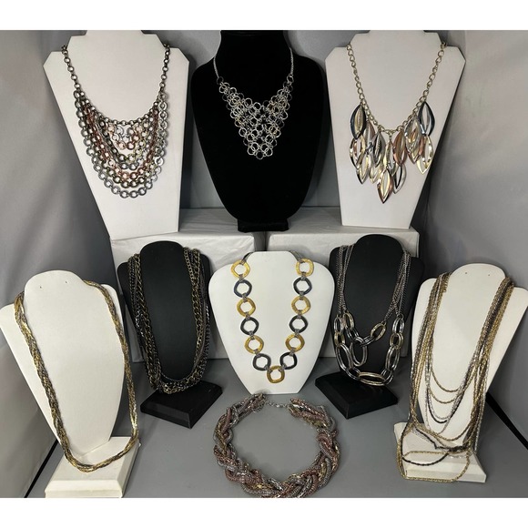Mixed Lots Jewelry - 9 beautiful Tri-toned gold silver black copper brass metal-based necklace bundle